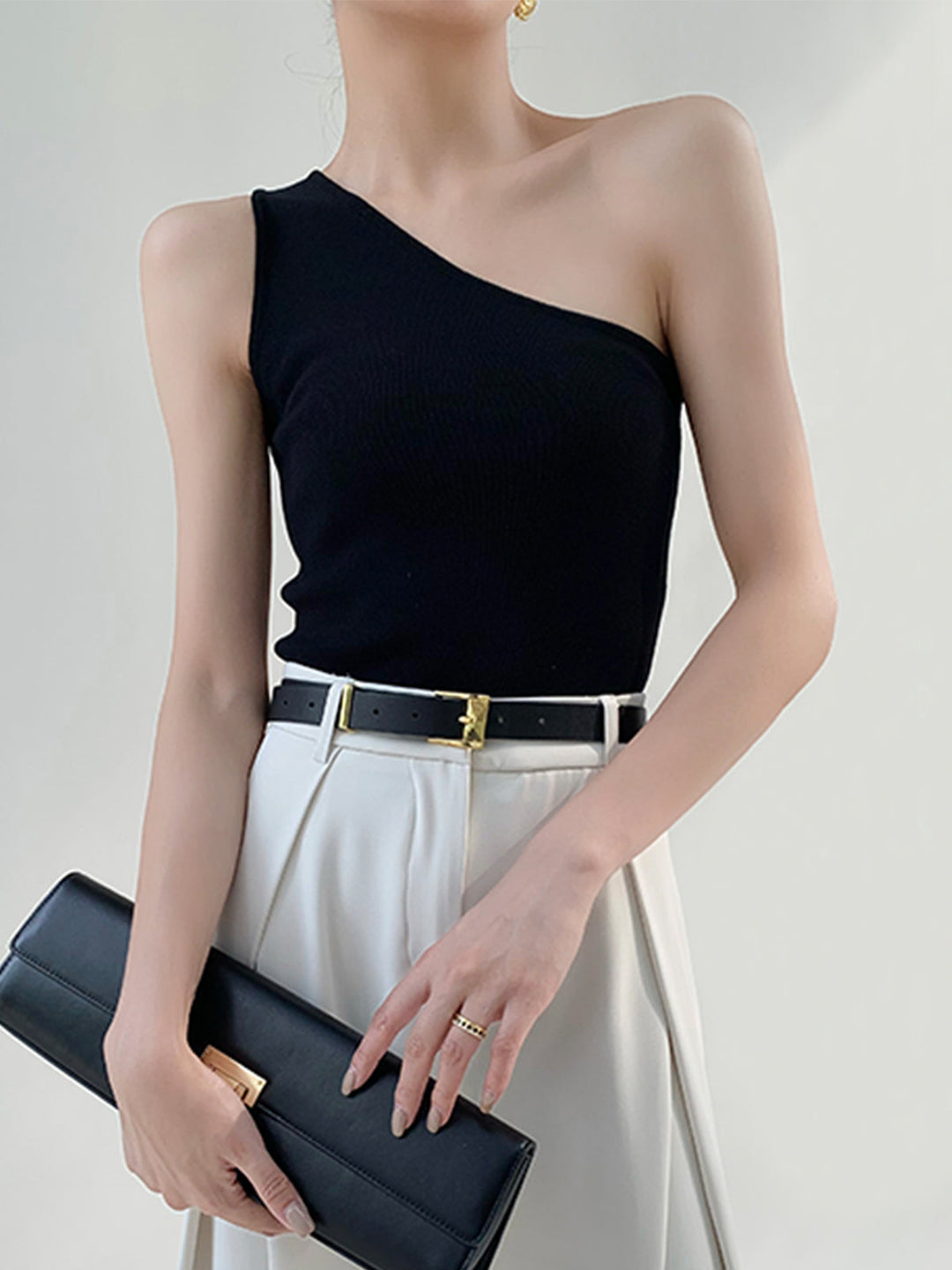 Einfarbiges One-Shoulder-Oberteil
