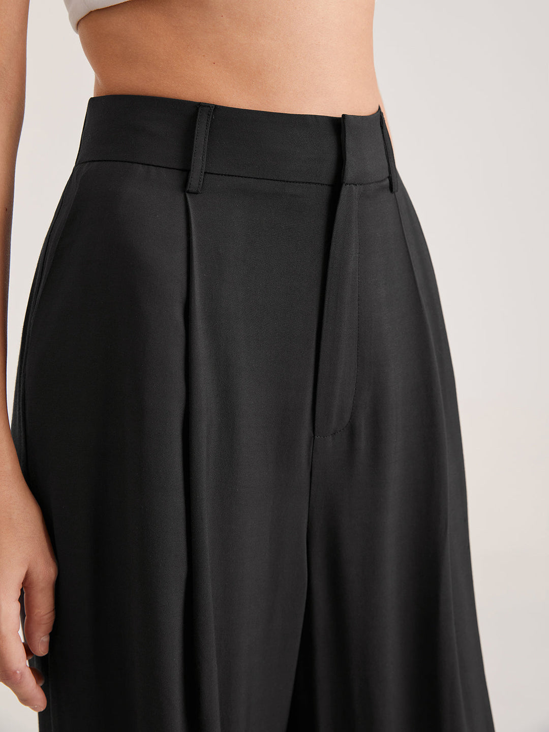 Oversized High Waisted Pleat Front Hose