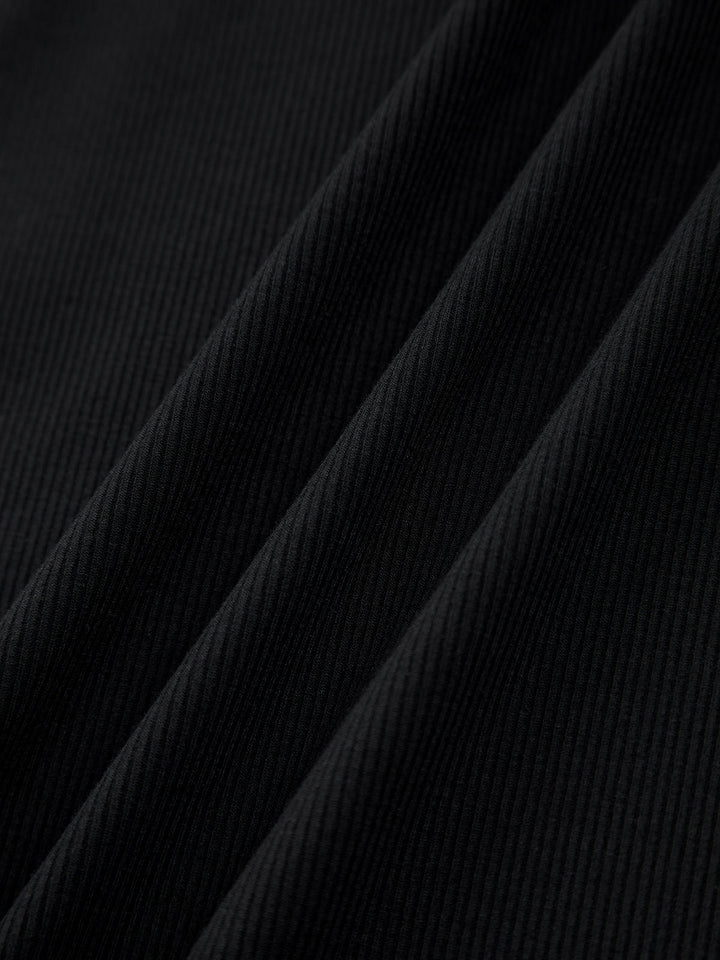 Asymmetrisches Kleid mit offenem Rücken und Trägern