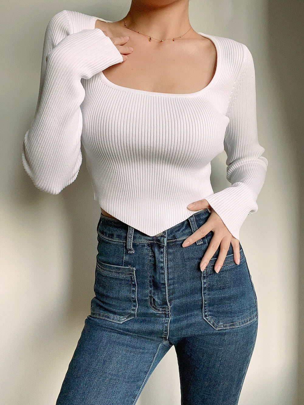 Solides geripptes Crop-Shirt mit quadratischem Ausschnitt