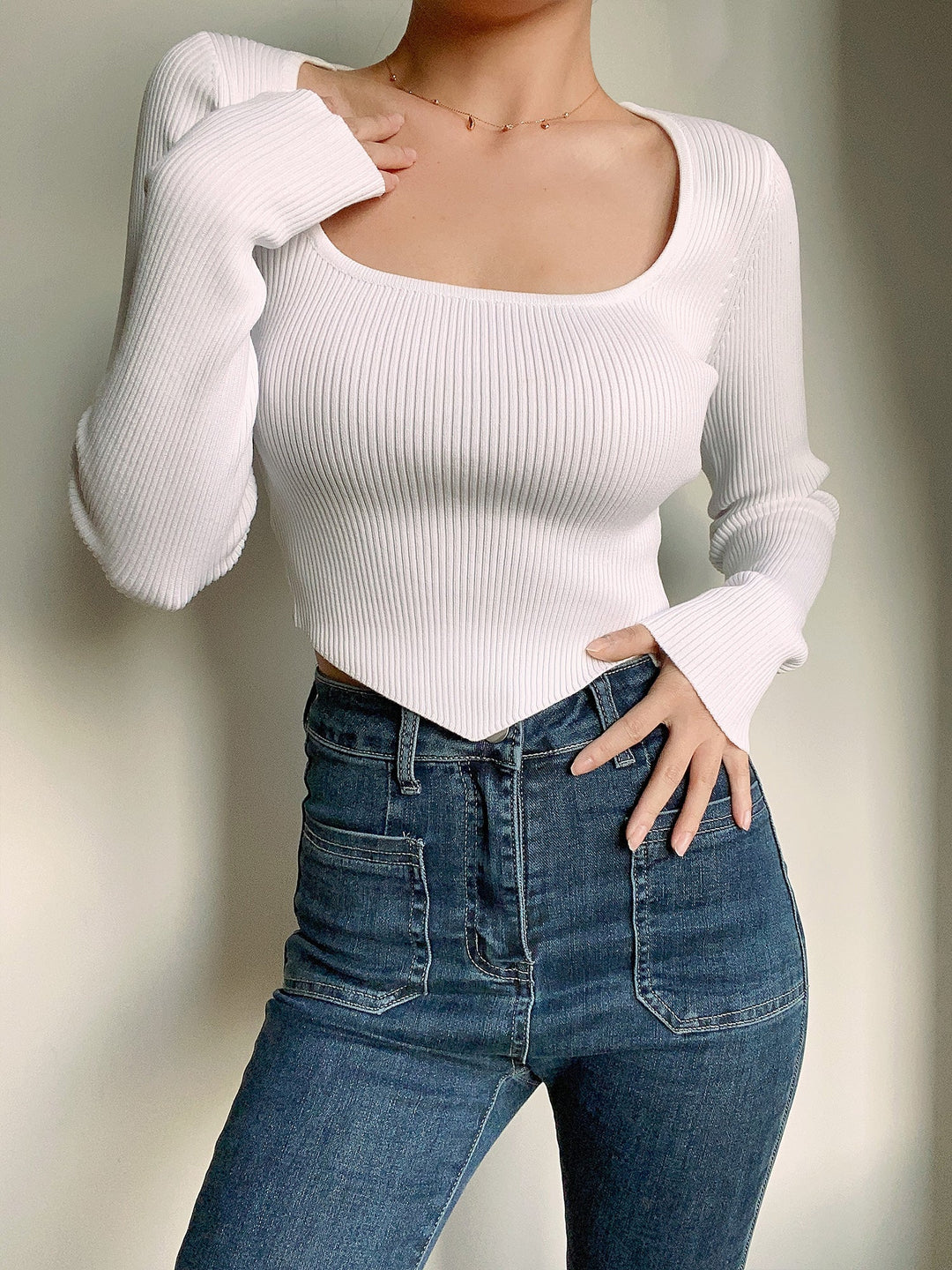 Solides geripptes Crop-Shirt mit quadratischem Ausschnitt