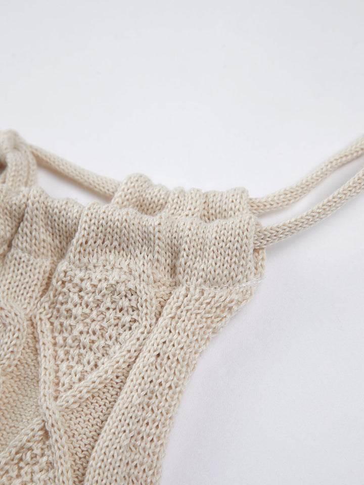 Gekreuzte Strick-Halter-Crop-Top mit offenem Rücken