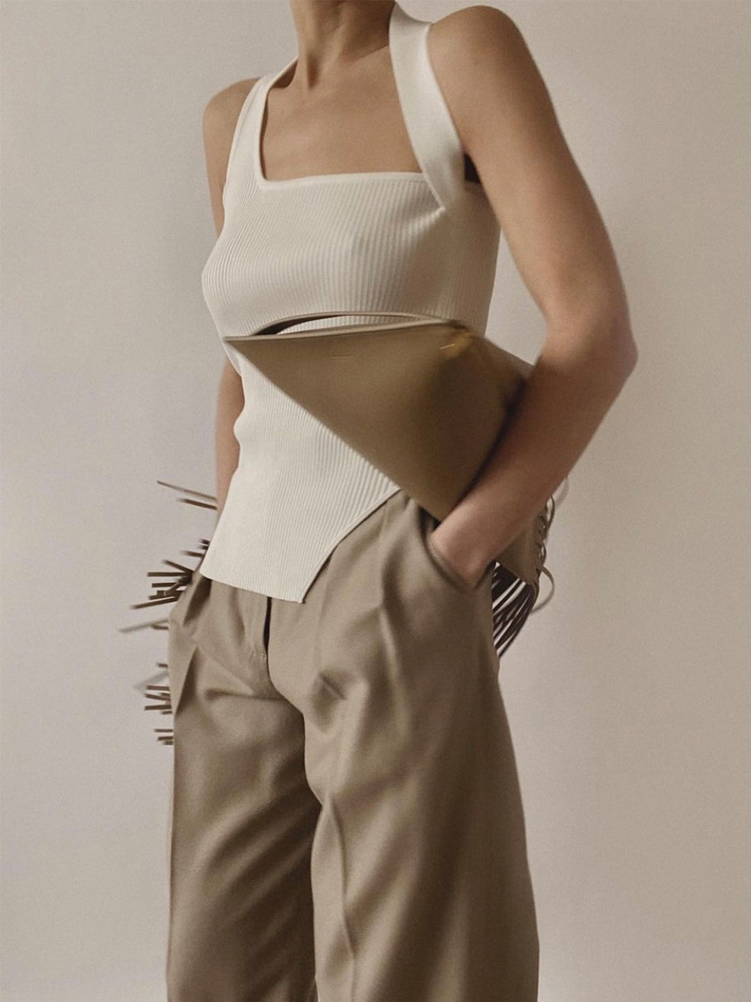 Asymmetrisches Neckholder-Ripp-Top