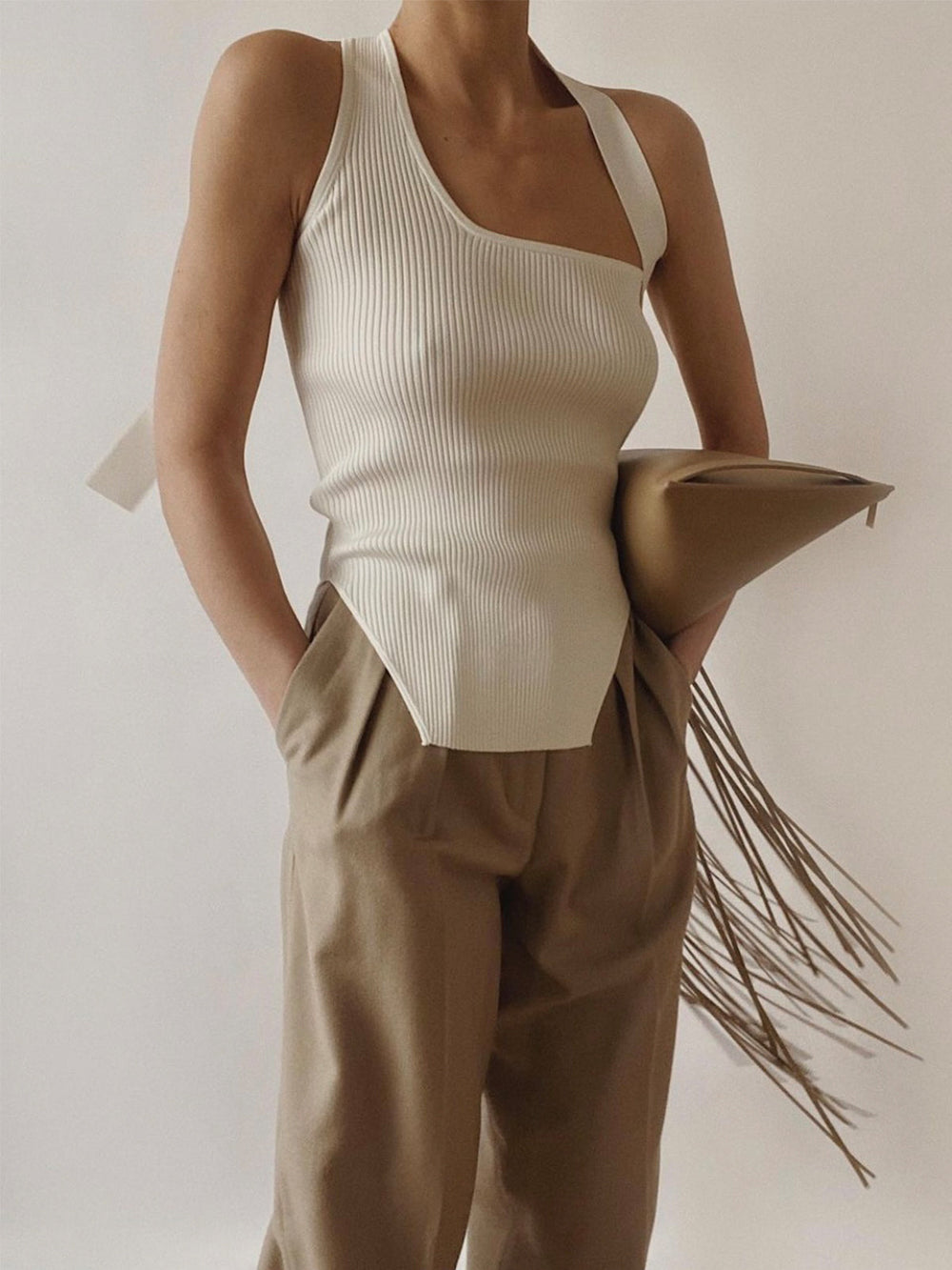 Asymmetrisches Neckholder-Ripp-Top