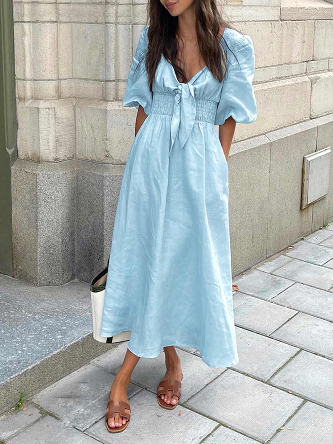 Leinen-Baumwoll-Kleid mit Bindedetail vorne, Knielänge