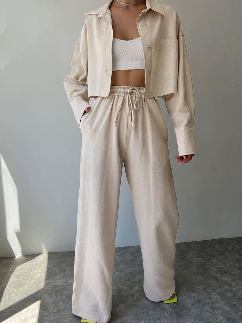 Collared Drawstring Two Piece Pants Set auf Deutsch