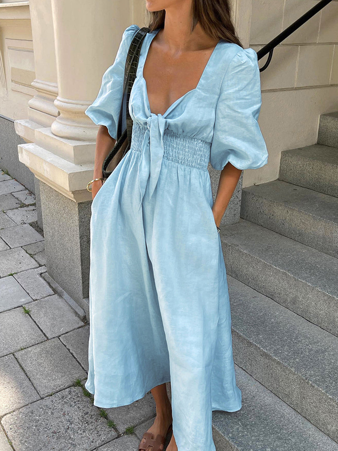 Leinen-Baumwoll-Kleid mit Bindedetail vorne, Knielänge