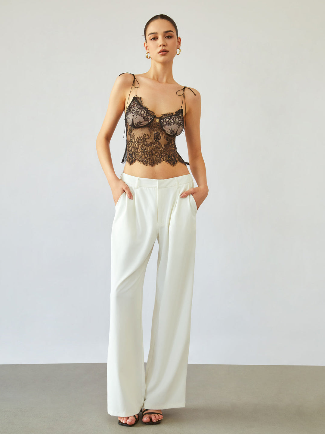 Schulterfreies Blumen-Spitzen-Crop-Top mit Bändern