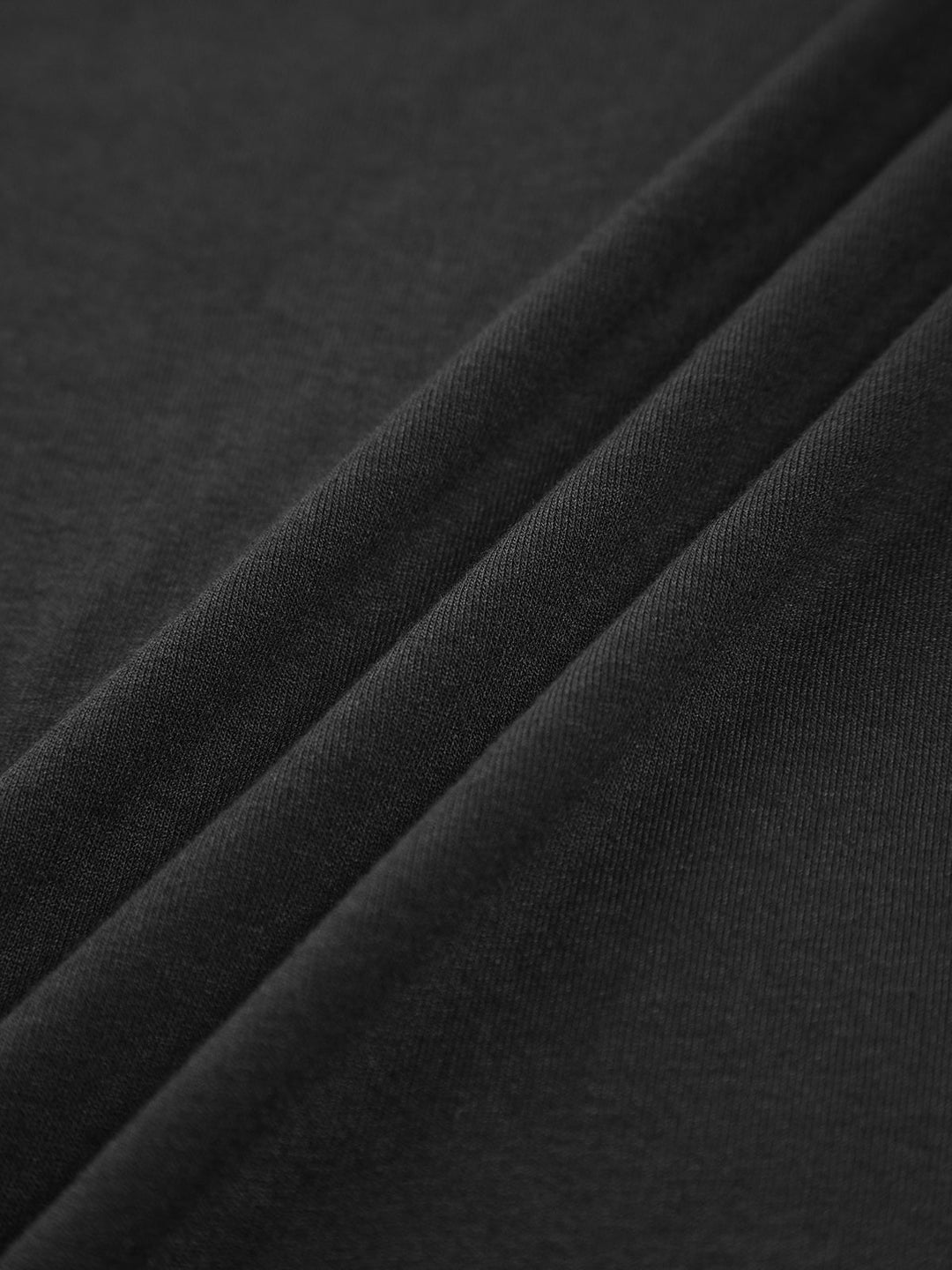 Schräges schulterfreies Langarmshirt