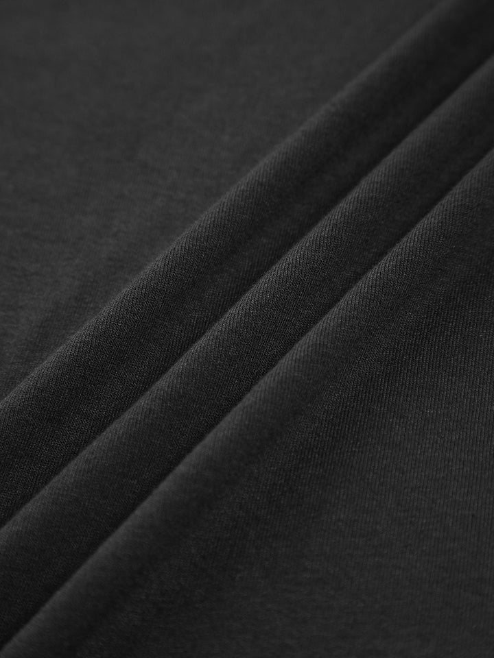 Schräges schulterfreies Langarmshirt