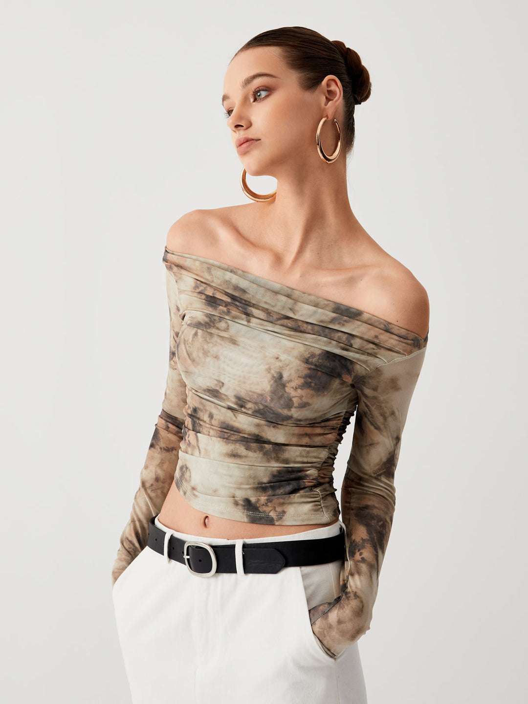 Halbtransparente Tüll-Mesh-Carmenbluse mit langen Ärmeln