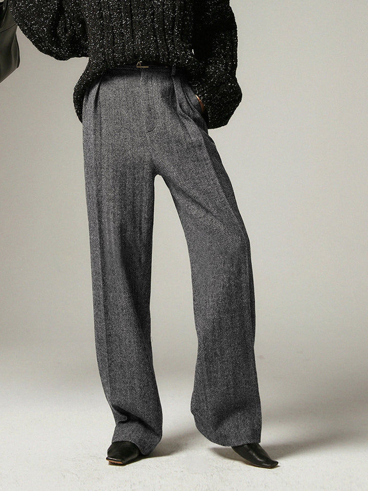 Heringgräten-Hosenträgerhose mit weitem Bein