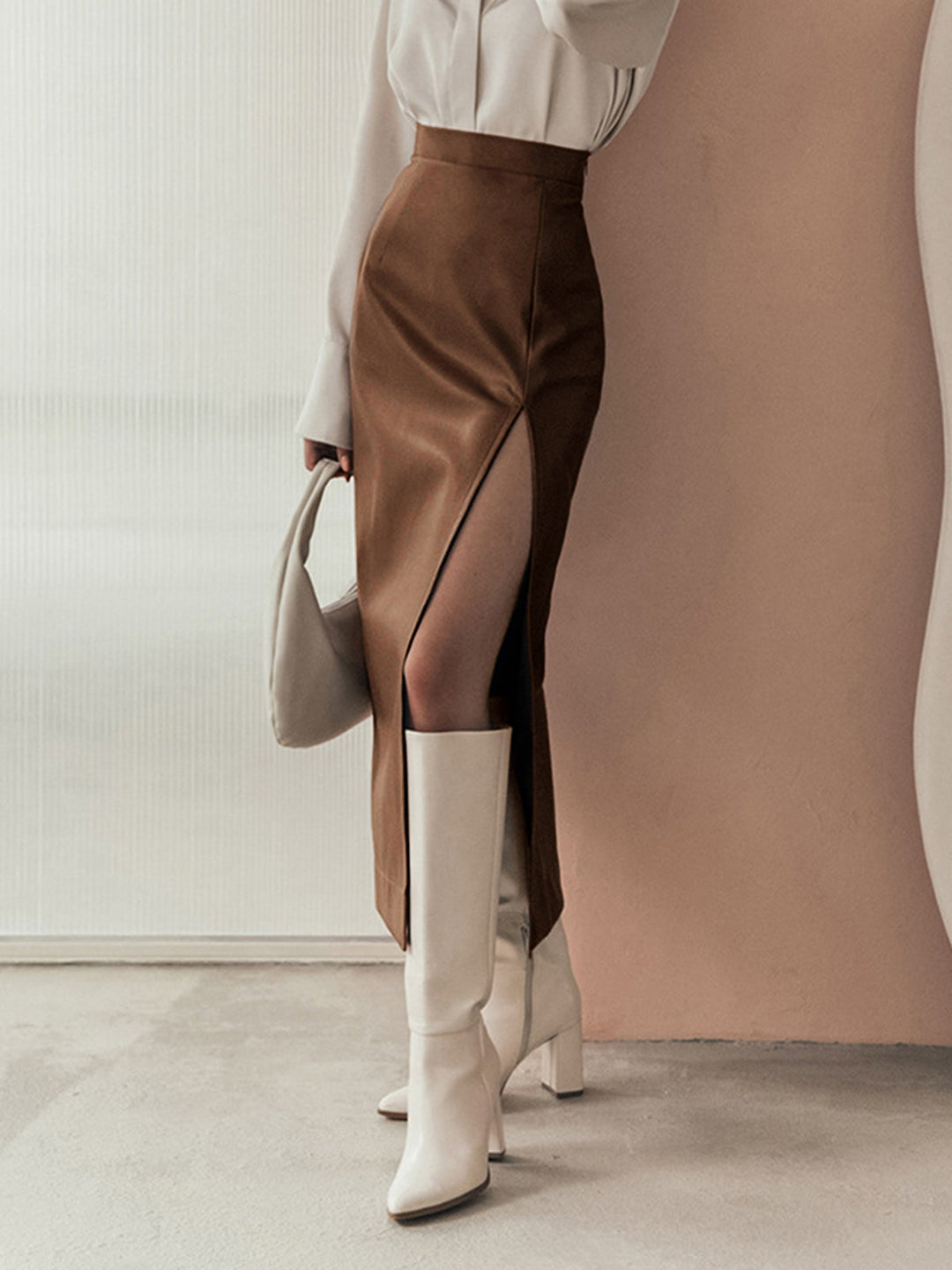 Leichter Luxus Kunstleder Midirock mit Schlitz