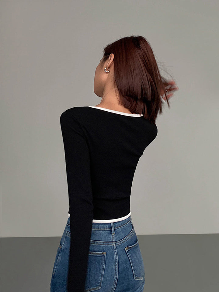 Langarmshirt aus Strick mit quadratischem Ausschnitt und Kontrastbesatz