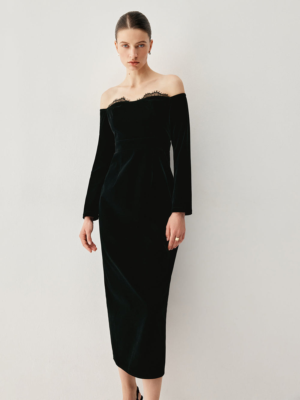 Samt schulterfreies Patchwork-Kleid mit Schlitz, knielang