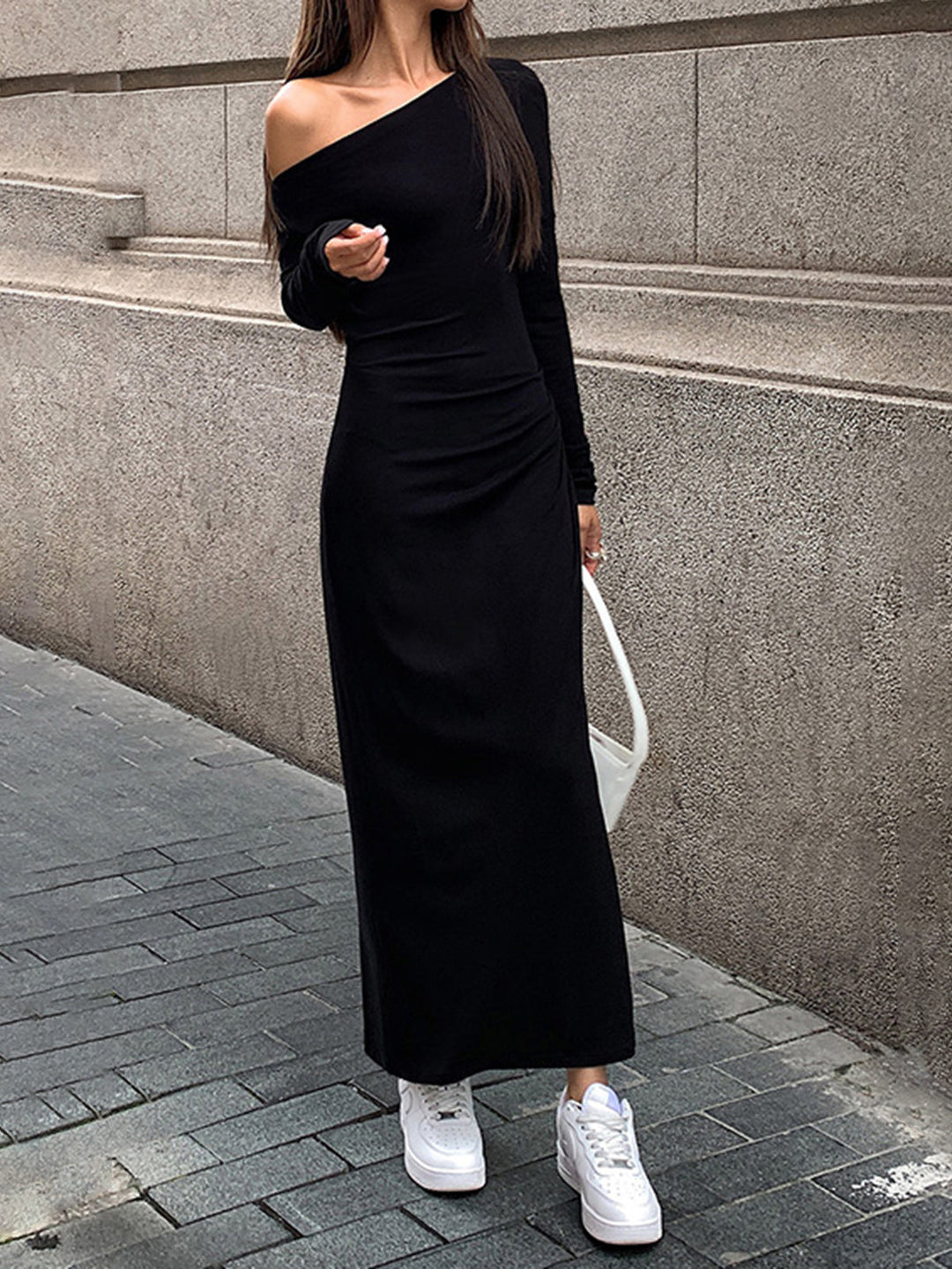 Off-Schulter-Rippstrick-Langarmkleid
