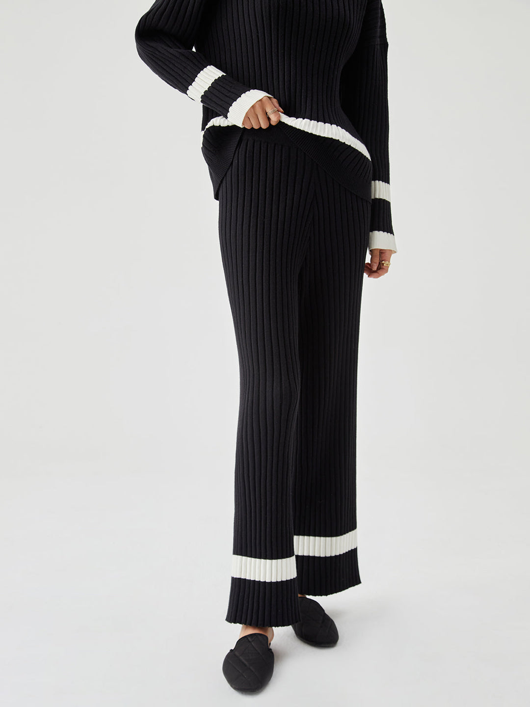 Gerippte Strickhose mit Kontrastbesatz