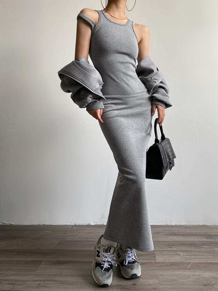 Asymmetrisches Maxikleid mit Rundhalsausschnitt und Schlitz