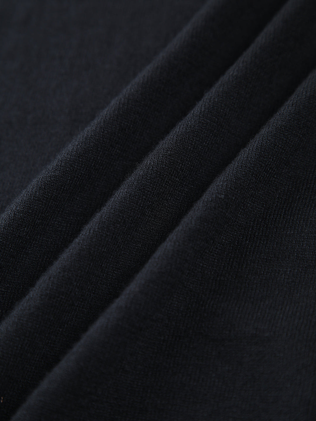 Pullover-Weste aus Strick mit Kontrastbesatz und V-Ausschnitt