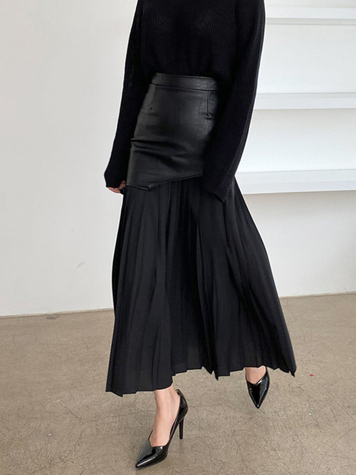 Asymmetrischer Maxirock aus Kunstleder und Chiffon mit Falten