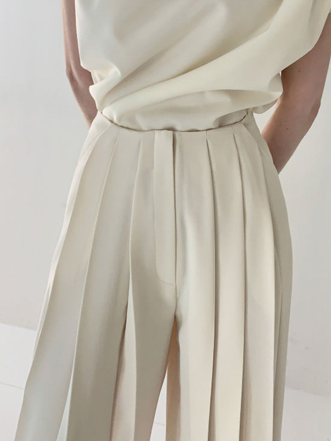 Plissierte High-Waist-Hose mit weitem Bein