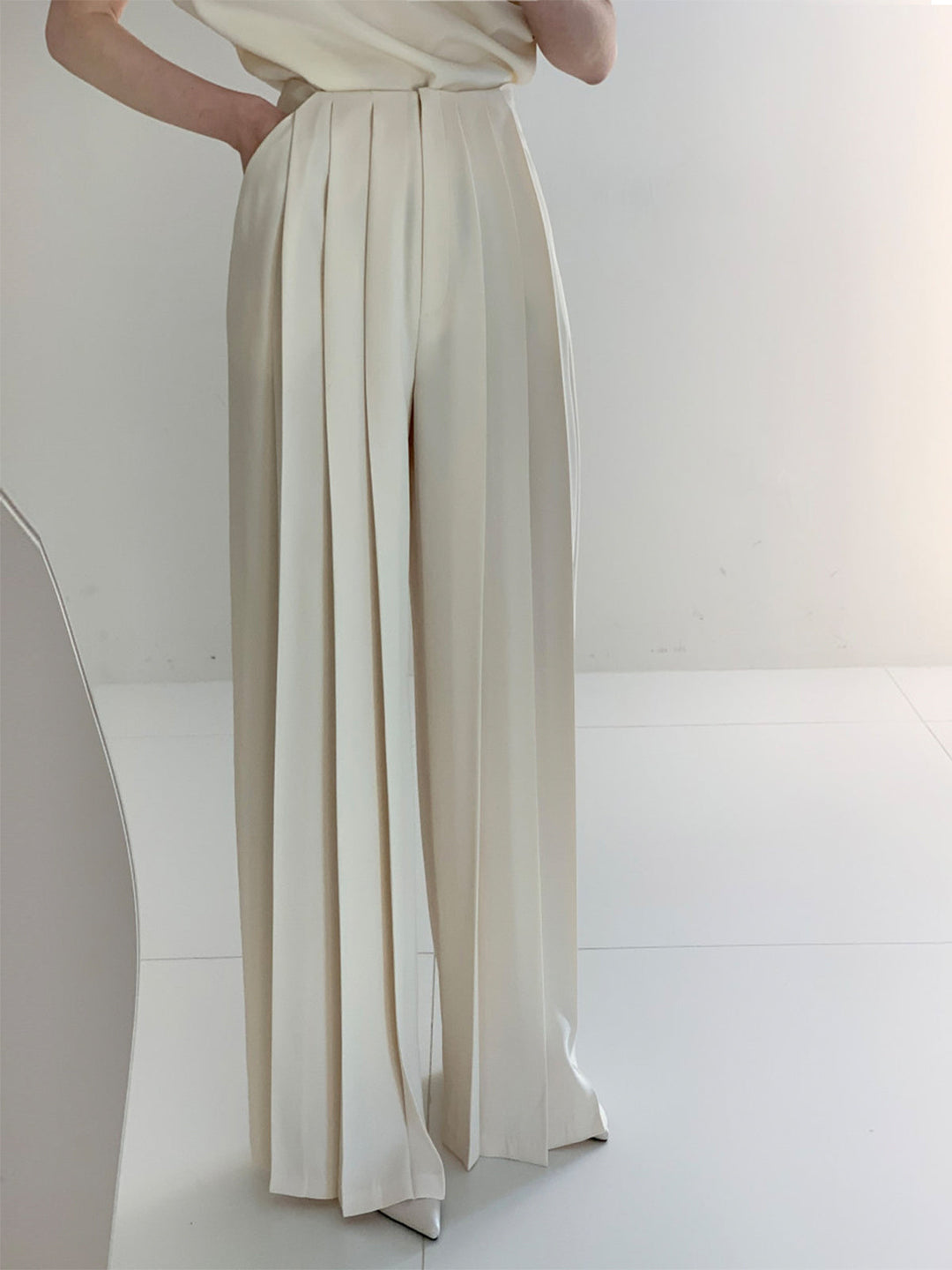 Plissierte High-Waist-Hose mit weitem Bein