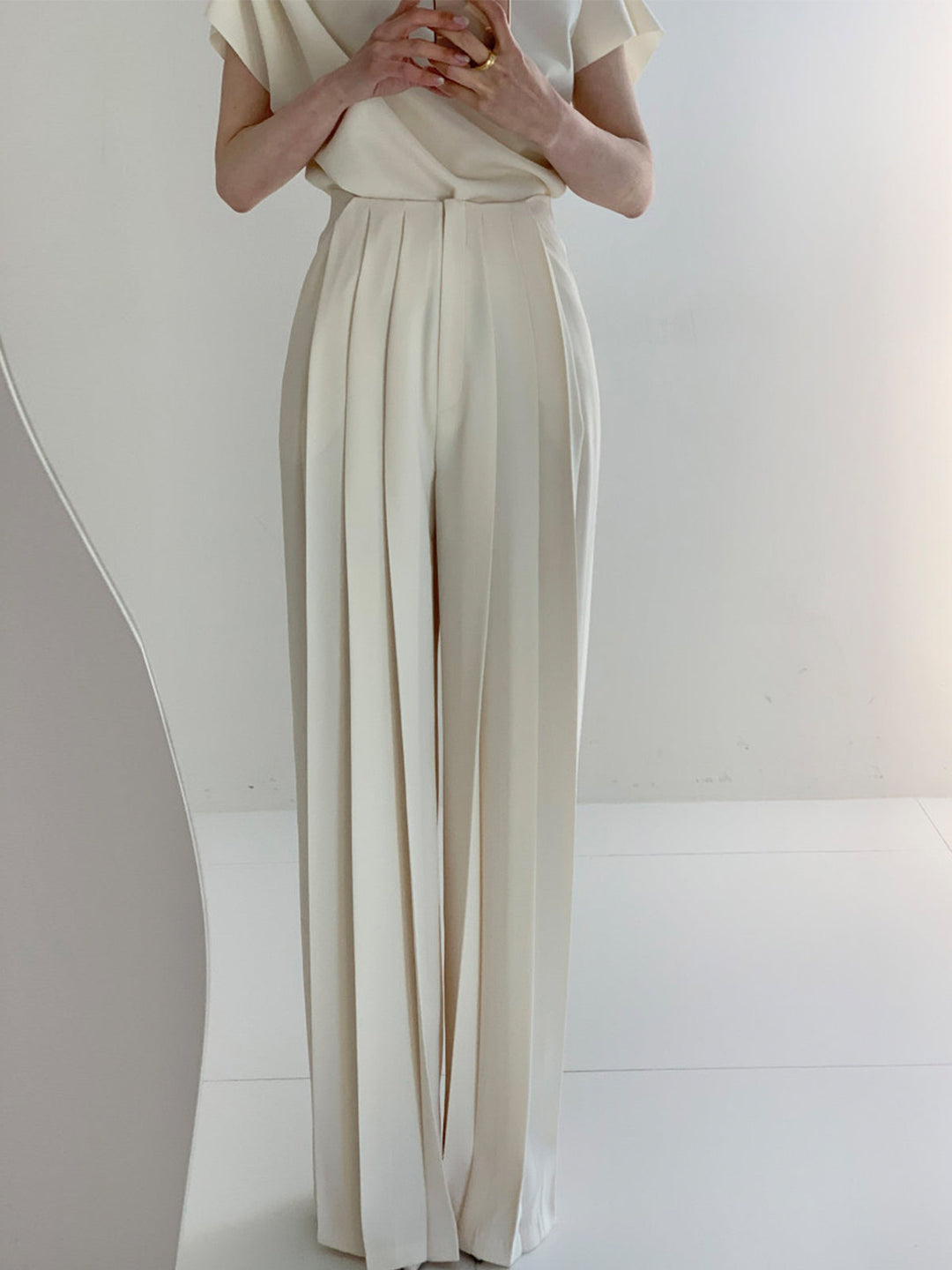 Plissierte High-Waist-Hose mit weitem Bein