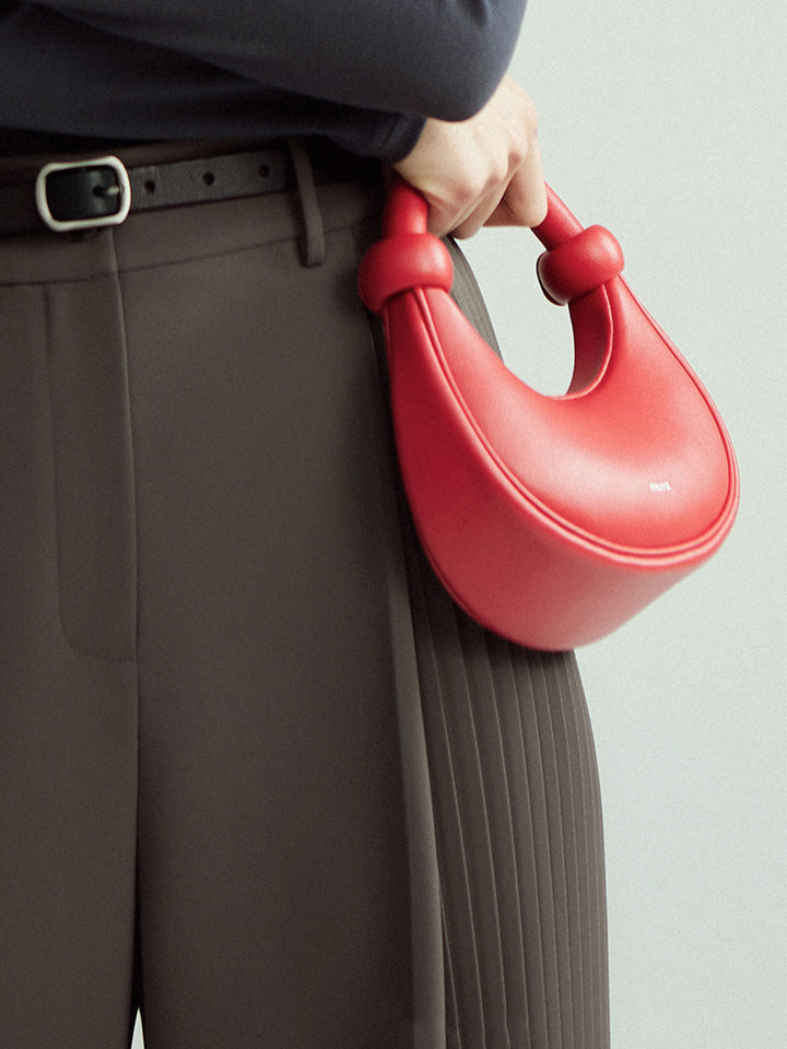 Plissierte Hose mit weitem Bein ohne Gürtel