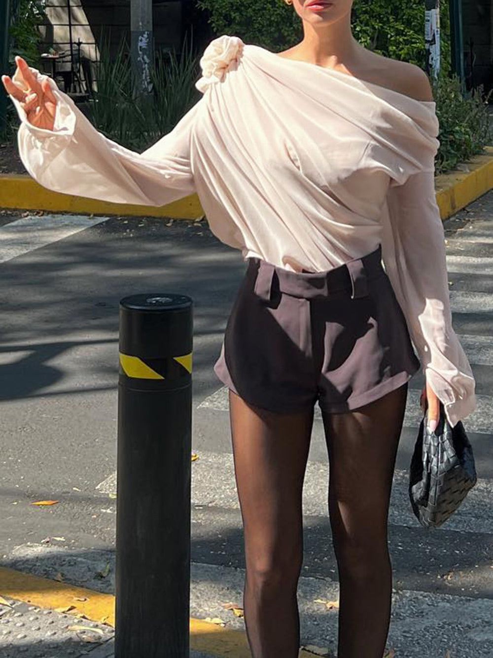 Chiffon Halbtransparentes One-Shoulder-Bluse mit asymmetrischem Schnitt