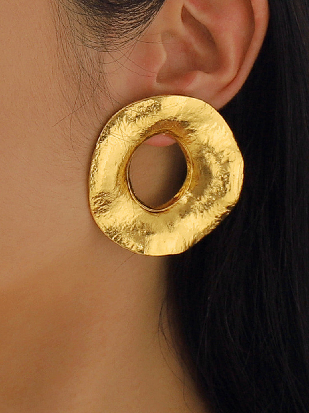 Gold Texturierte Metall Runde Ohrstecker