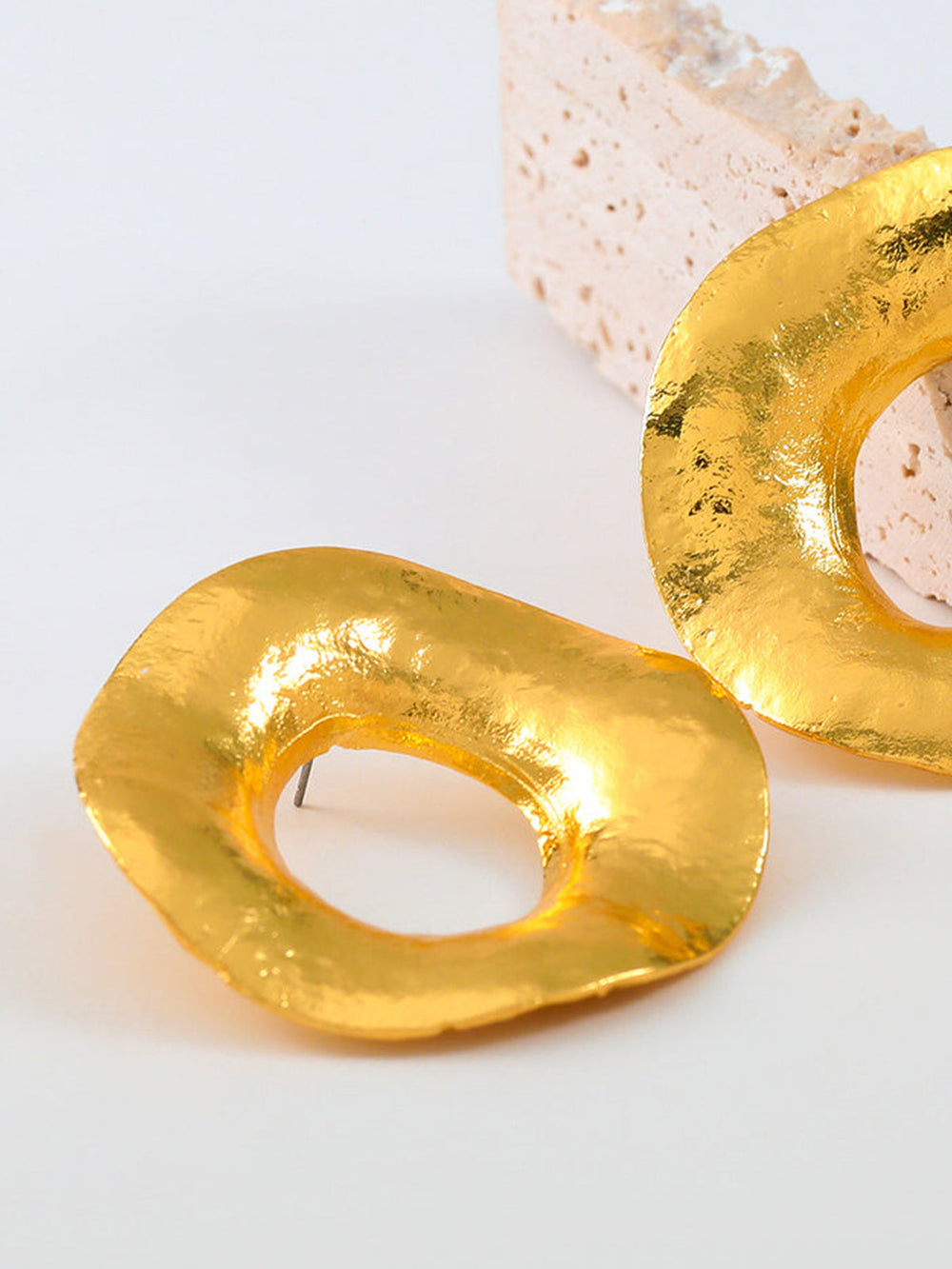 Gold Texturierte Metall Runde Ohrstecker