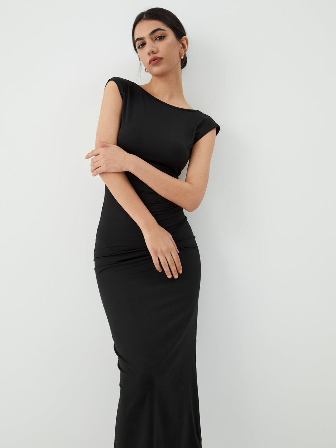 Ärmelloses Midikleid mit durchgehendem Muster