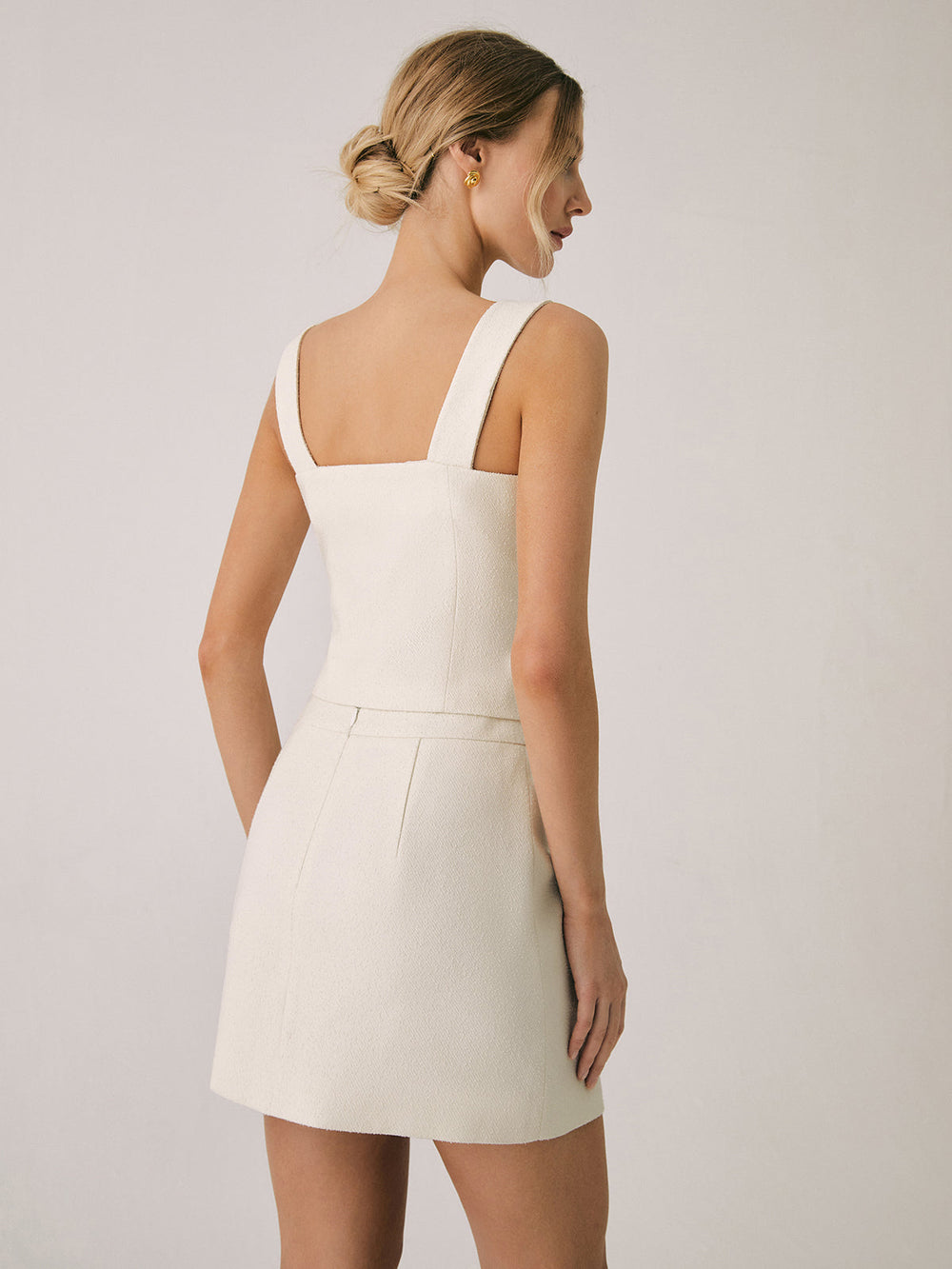 Eleganter Westen mit Perlenknopf