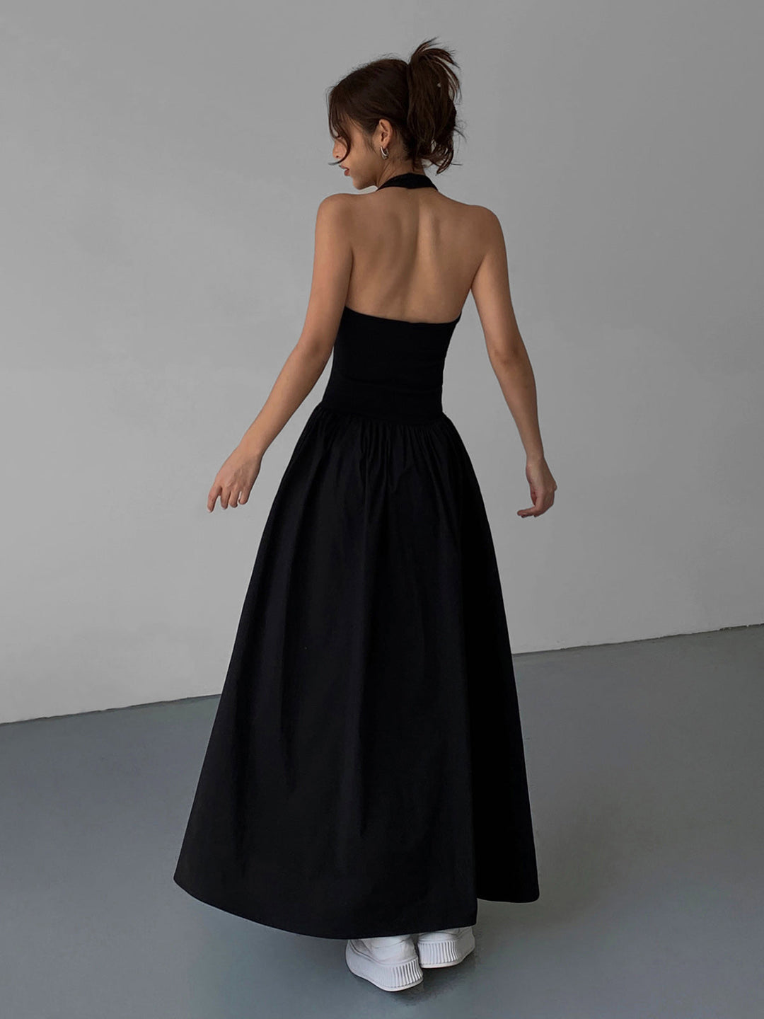 Minimalistische Halter-Rückenfreie Lange Kleid