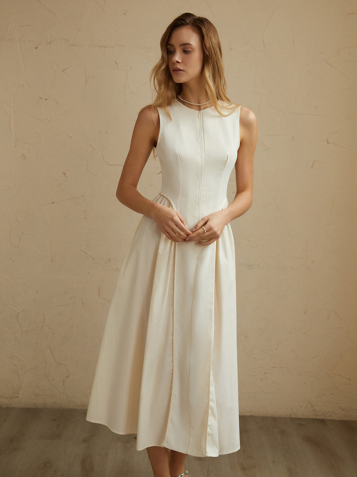 Ärmelloses Midikleid mit Falten und Taschen