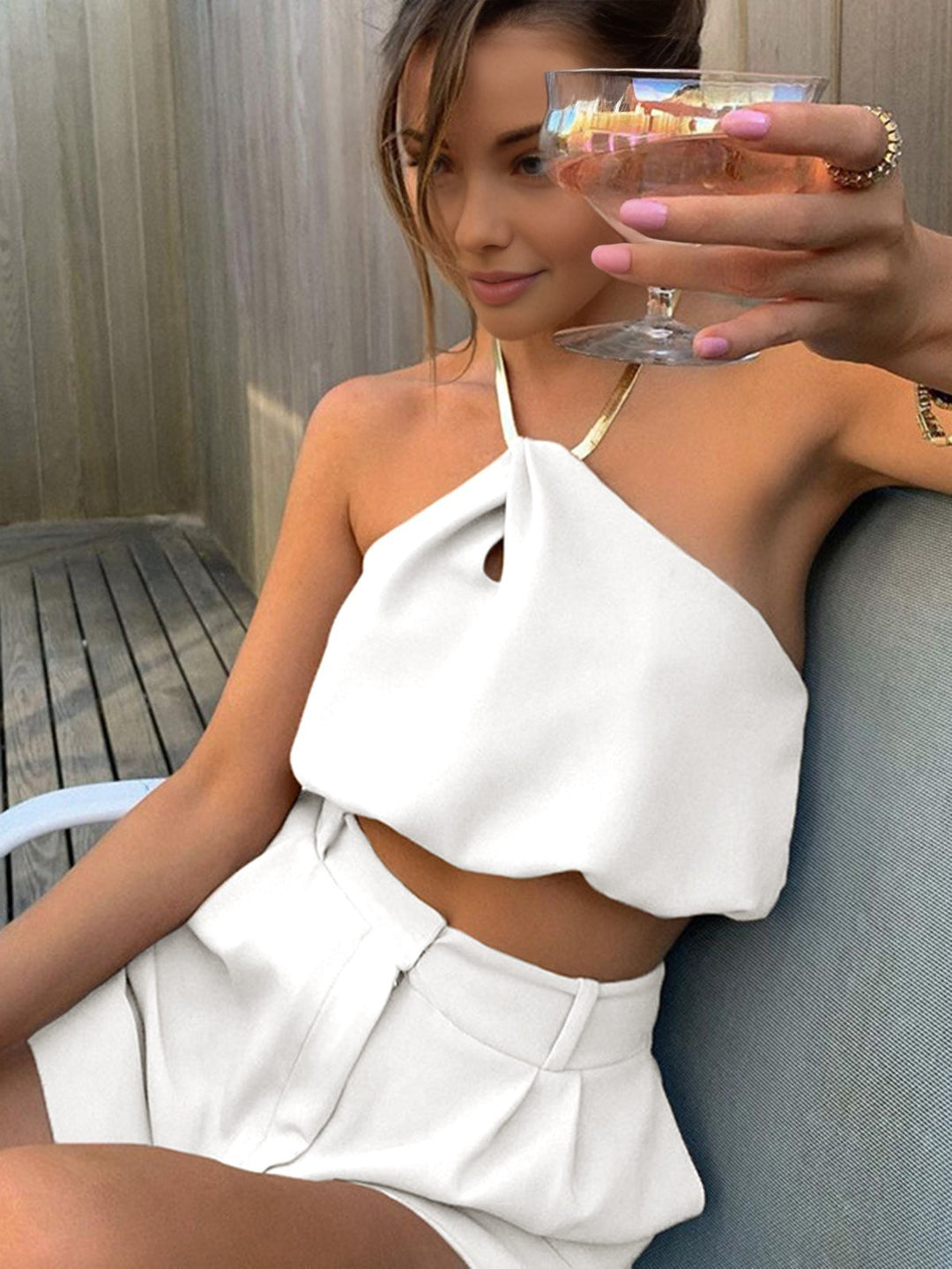 Halbtransparente Neckholder-Crop-Top ohne Ärmel