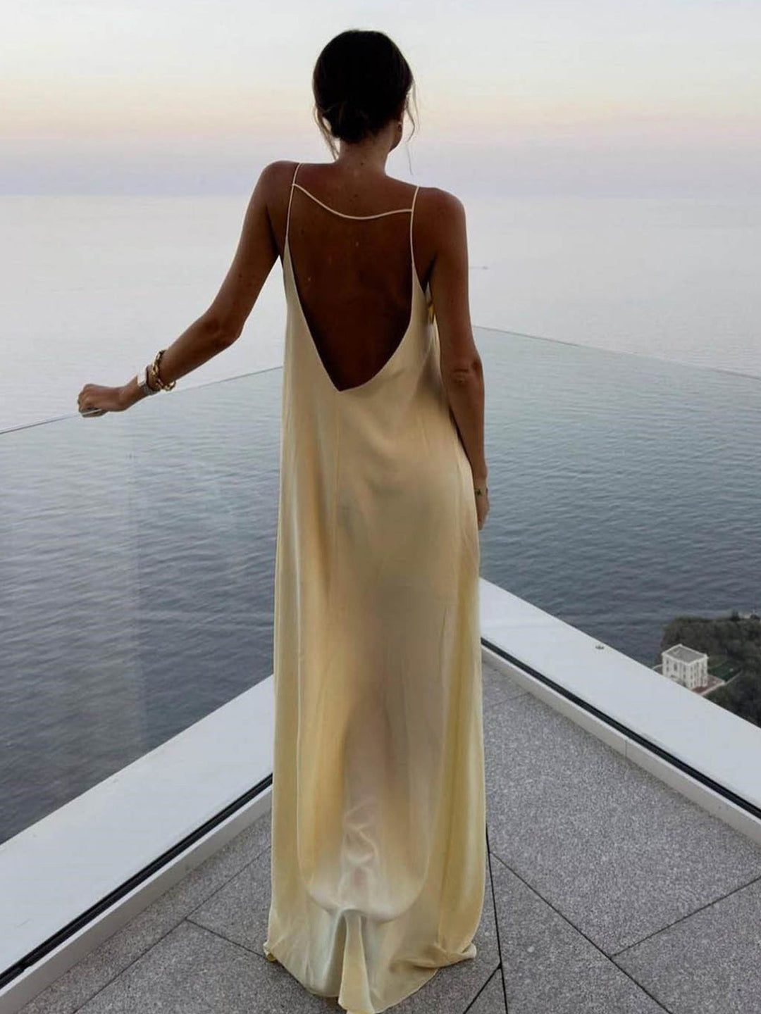 Rückenfreies Urlaubs-Satin-Langkleid