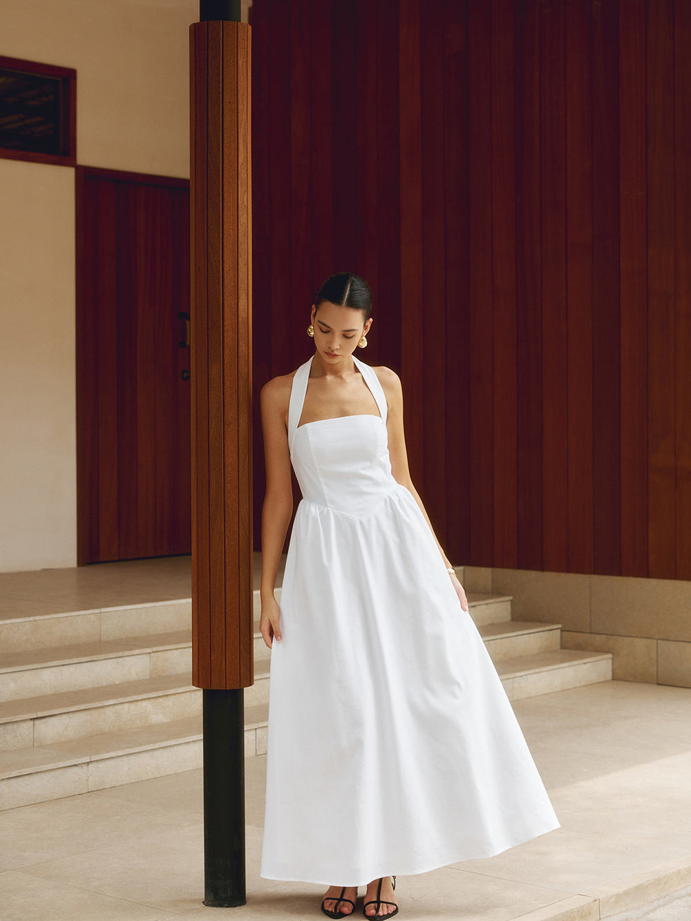 Kleid aus Baumwolle und Leinen mit Neckholder und A-Linie, lang