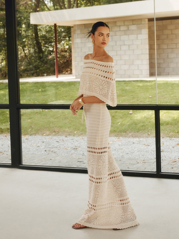 Maxikleid mit Schokauer-Ausschnitt und Schulterfrei