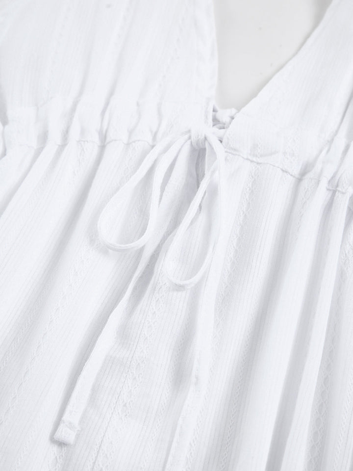 Reines Baumwollkleid mit offenem Rücken und kurzem Schnitt