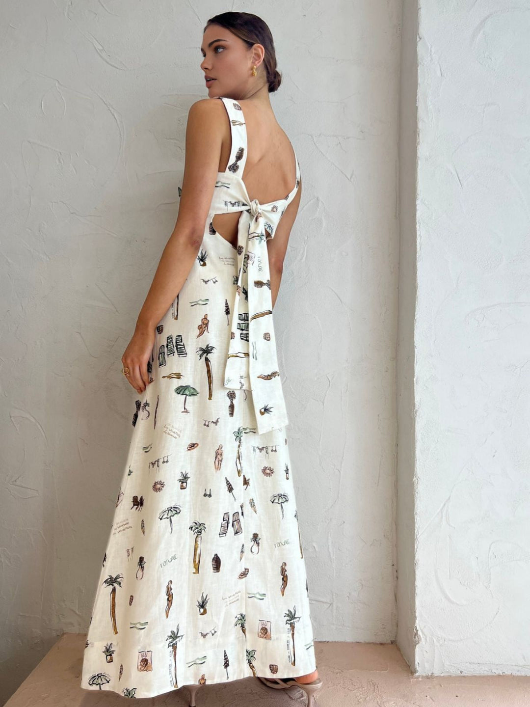 Geblümtes Maxikleid mit Knoten