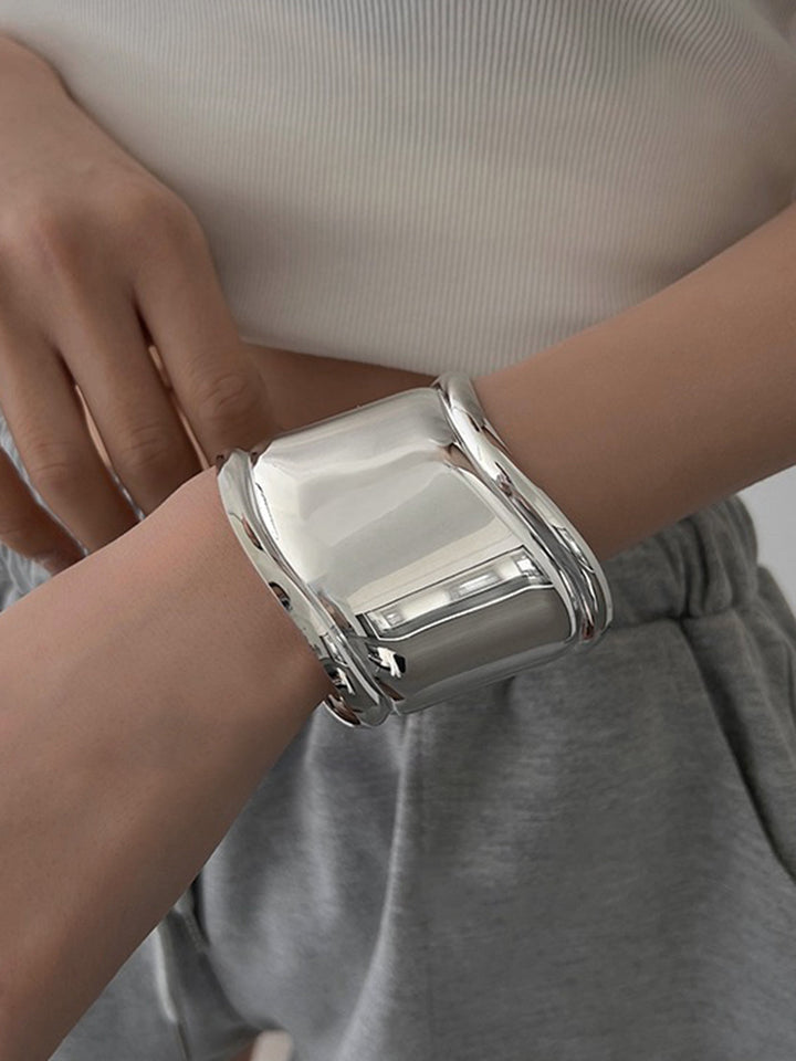 Metallic Armreif mit breitem Umschlag