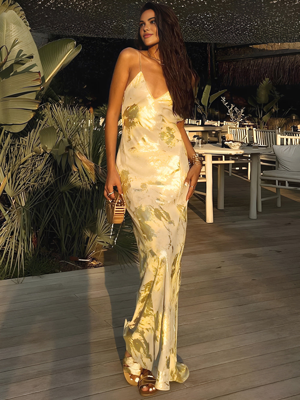 Metallic Print V-Ausschnitt Rückenfreies Slip Maxikleid