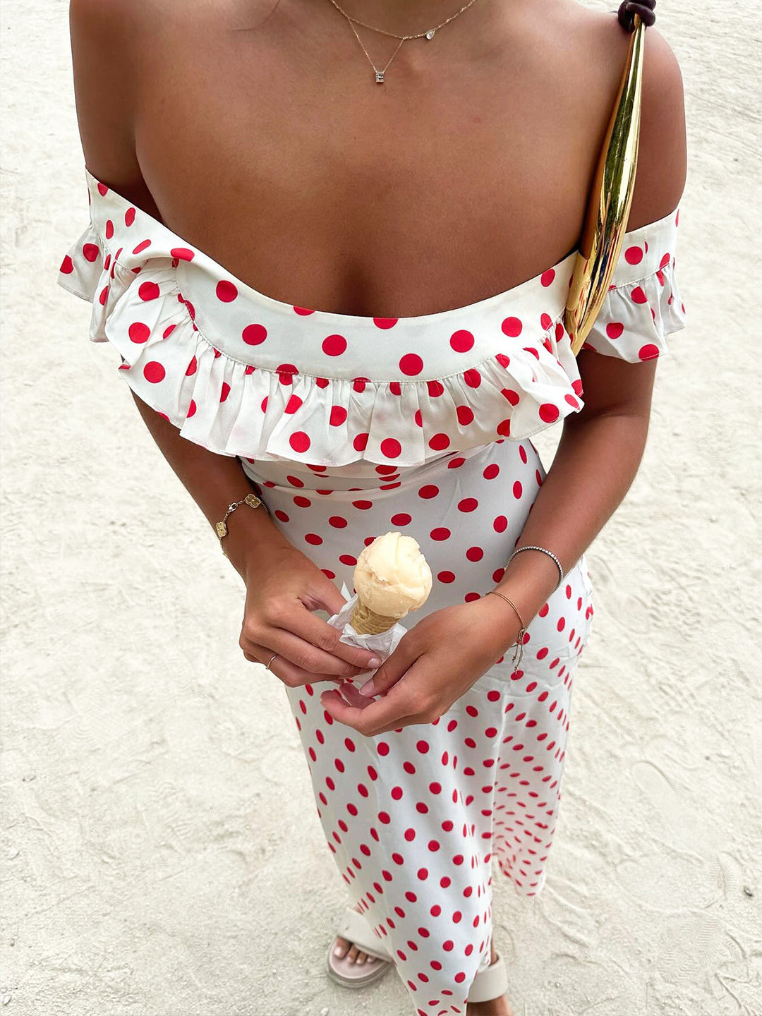 Sweetie Tupfen Rüschensaum schulterfreies langes Kleid