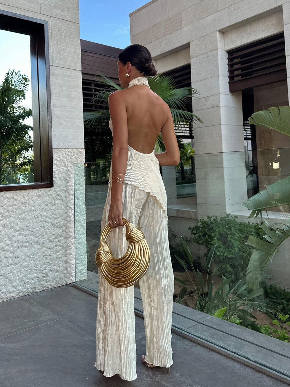 Asymmetrisches Neckholder-Crop-Top mit Palazzo-Hosen-Set