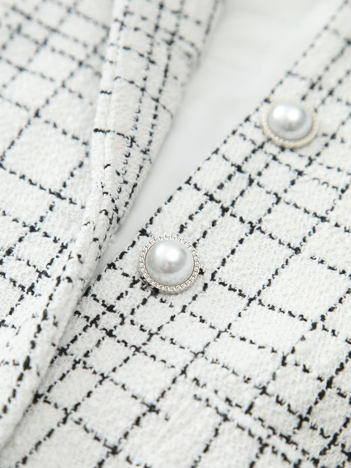 Kleid mit Karomuster und Perlenknöpfen