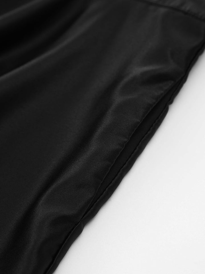 Kleid aus Satin mit geknoteten Taschen und offenem Rückenteil, plissee, Mini