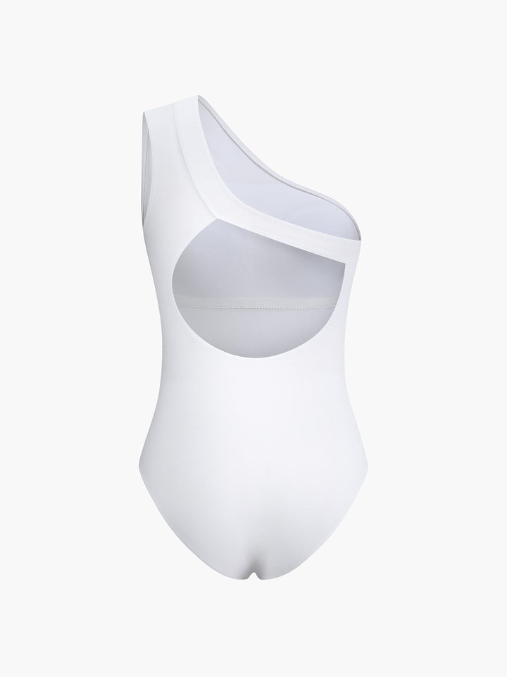 Asymmetrischer Cut-Out-Badeanzug