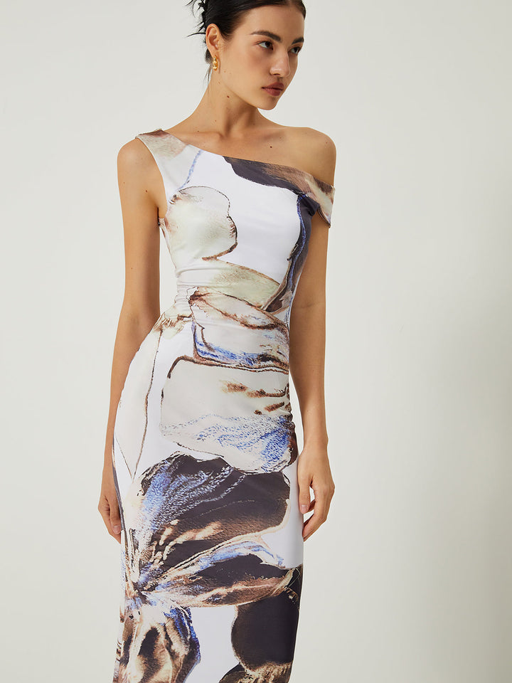Asymmetrisches Kleid mit Print und schulterfreiem Schnitt