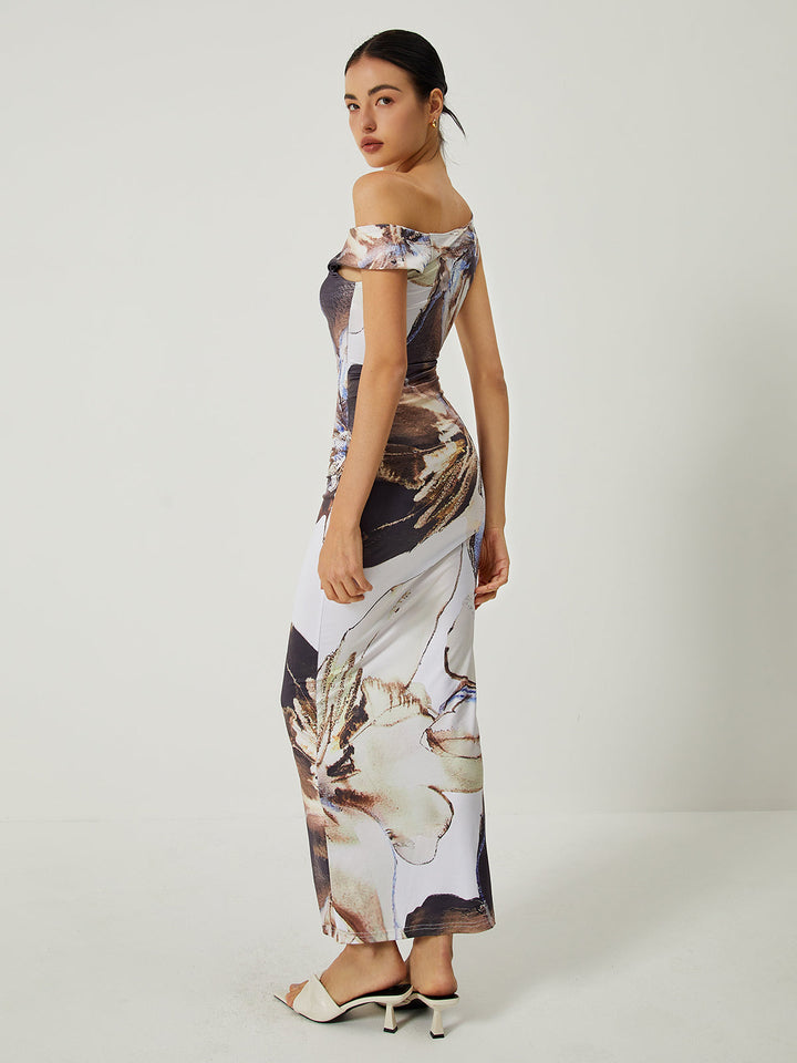 Asymmetrisches Kleid mit Print und schulterfreiem Schnitt